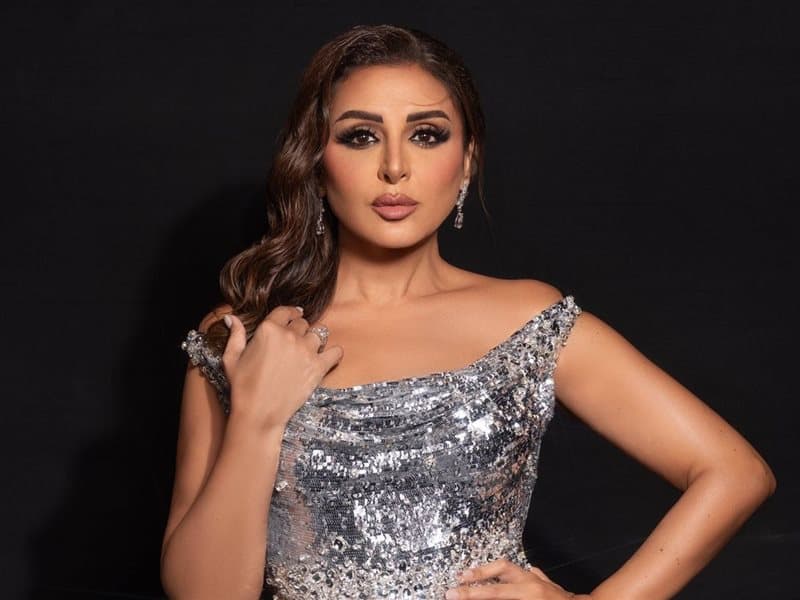 في أول ظهور على المسرح بعد وعكتها الصحية.. أنغام لجمهورها: وجودكم ردلي صحتي