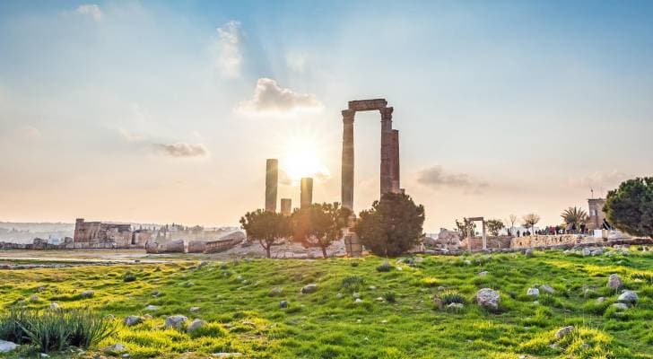 أجواء دافئة حتى الثلاثاء وانخفاض ملموس الأربعاء