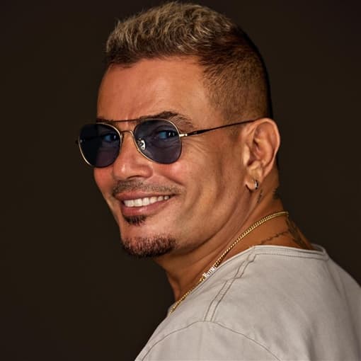 عمرو دياب يستعد لطرح ألبوم "مكانك"