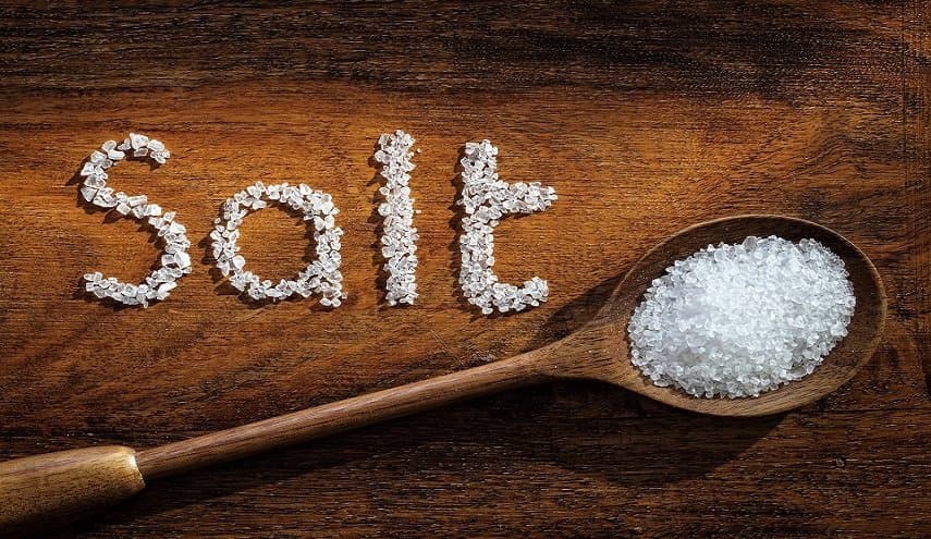 أطباء: ملح الطعام يؤثر سلبا في المفاصل