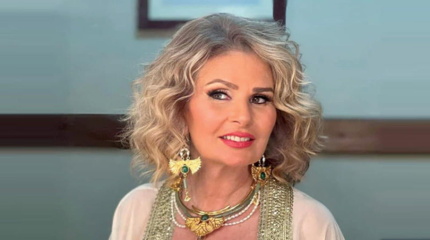 يسرا توضح تصريحاتها بشأن لبنان