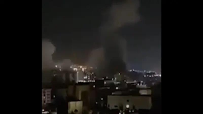 الاحتلال الإسرائيلي يشن ضربات على إيران.. ويعلن "حالة الاستنفار" تحسباً للرد