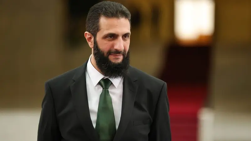 تنصيب الشرع رئيساً انتقالياً.. وحل الجيش السوري وإلغاء الدستور