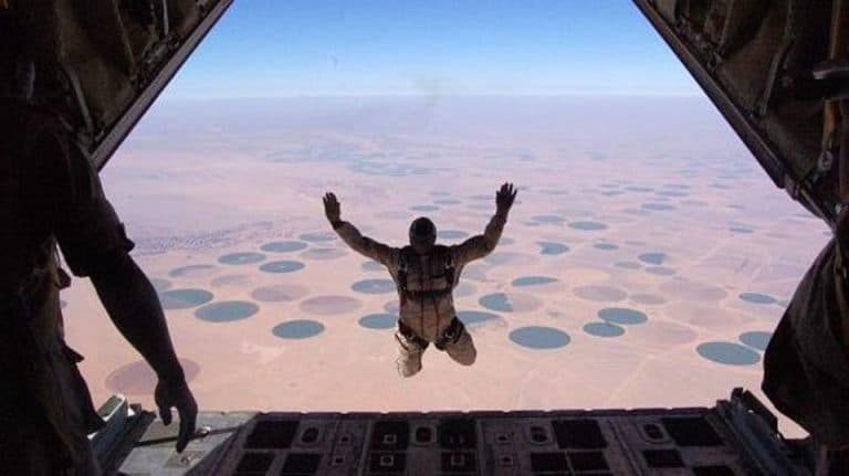مصرع 4 جنود مصريين من سلاح المظلات وتشكيك في سبب الوفاة