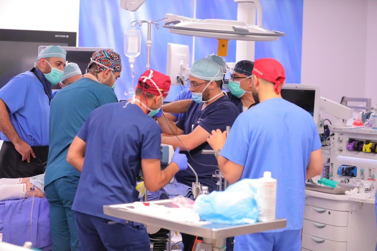 عمليات نوعية في مستشفى العبدلي لربط العمود الفقري وتوجيه النمو