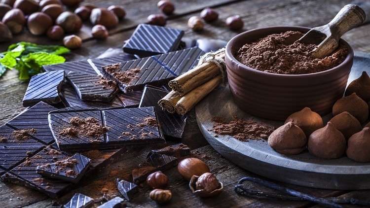 فوائد تناول الشوكولاتة الداكنة لصحة القلب وتعزيز الذاكرة