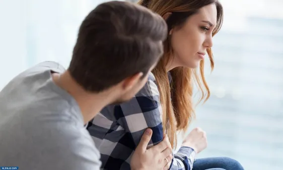 كيف أواسي شخصاً متضايقاً؟