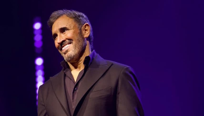 ألبوم كاظم الساهر العراقي يشعل حماس الجمهور