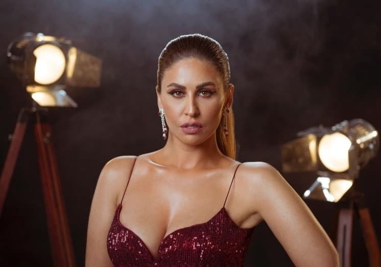 مي سليم لياسمين عز: فيديوهاتك بتجبلي الشلل | فيديو