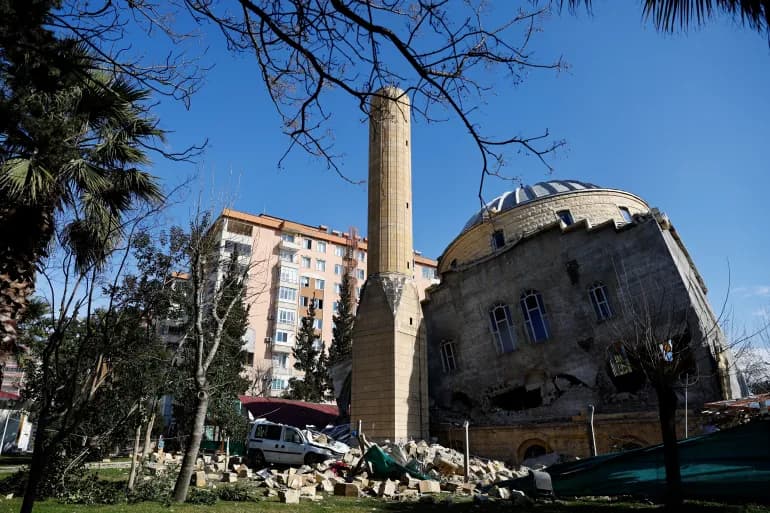 زلزال يضرب تركيا ويشعر به سكان مناطق سورية