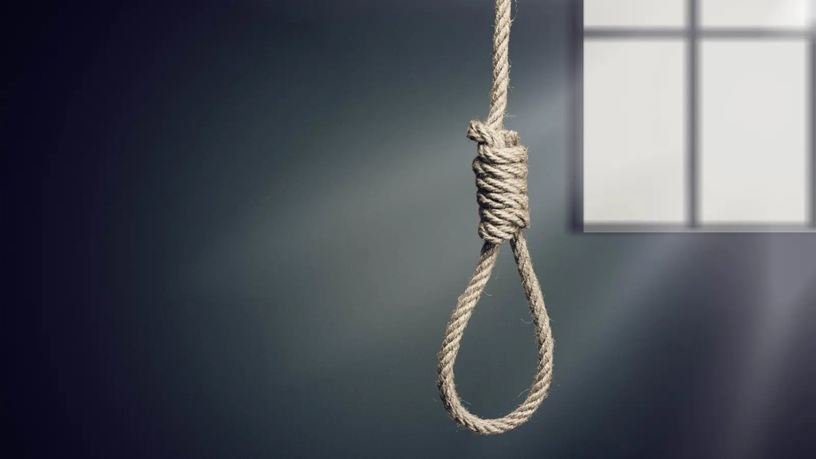 مراهق ينهي حياته بسبب تحطيم والده هاتفه