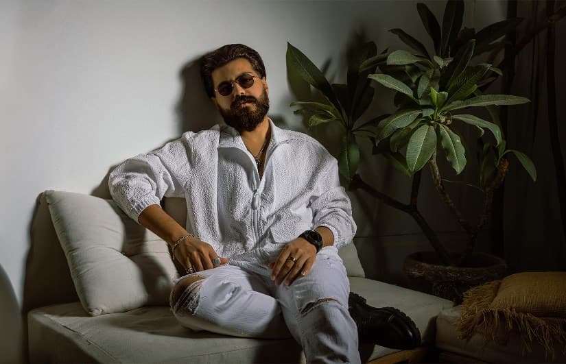 مسلم يتخطى مليون مشاهدة بأغنية واحشاك