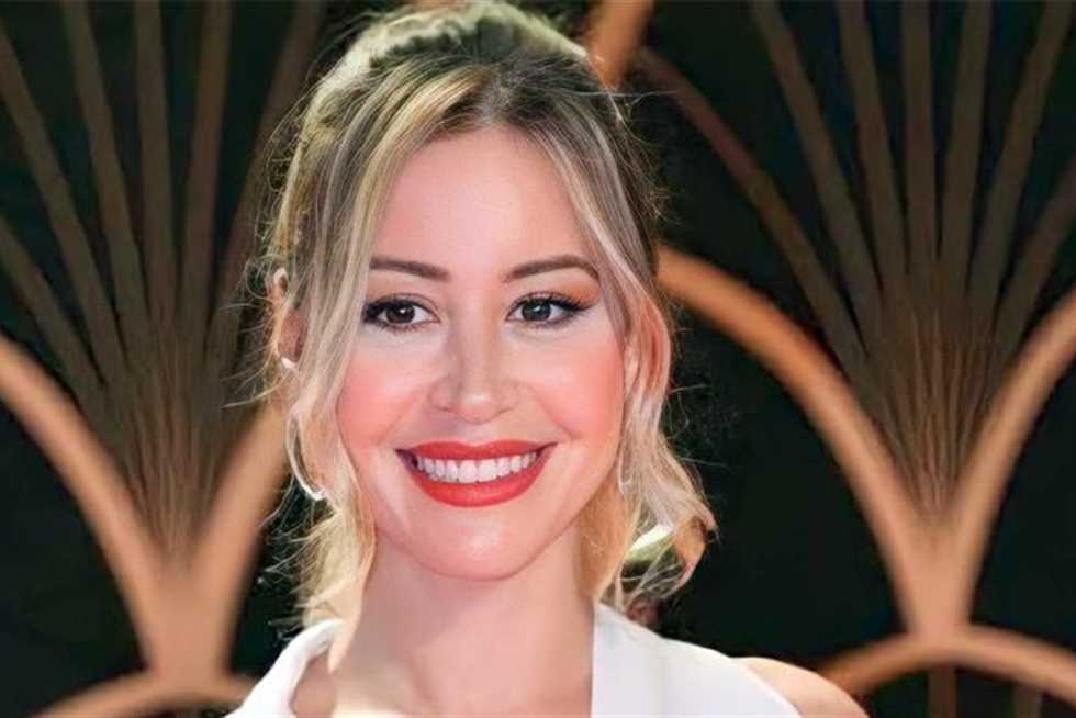 منة شلبي: مفيش حاجة اسمها راجل مثالي واتخانت وسامحت