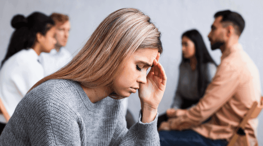 الرهاب الاجتماعي.. عندما يصبح الخوف عقبة أمام الحياة اليومية