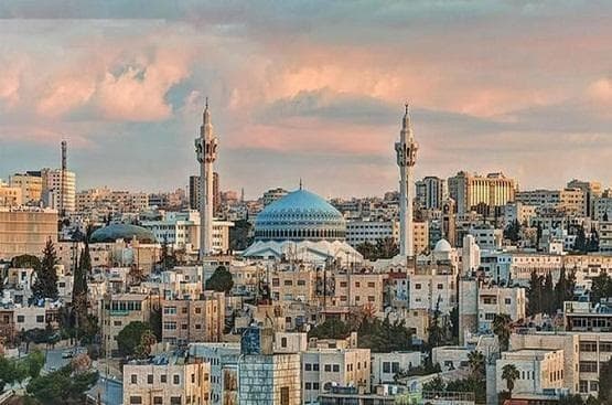 أجواء مشمسة ودرجات الحرارة أعلى من معدلاتها بحوالي 5 درجات