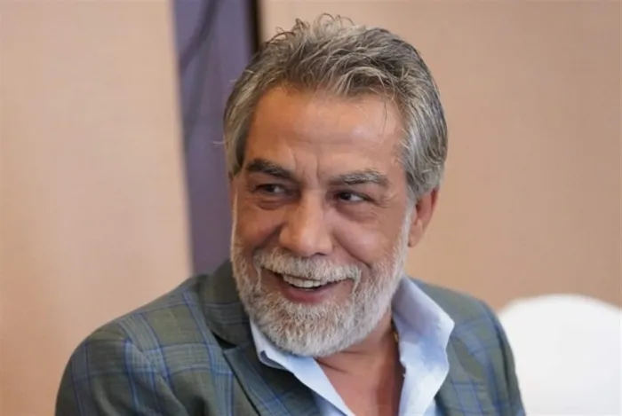 أيمن رضا يُبارك: "وين هرب سمير"