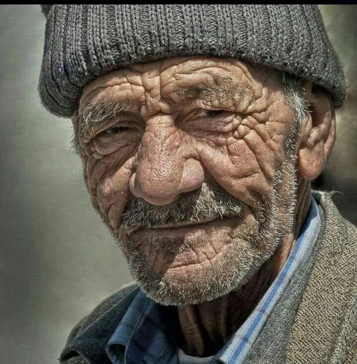 الأردن..إحالة مسؤول حكومي للتقاعد لبلوغه الـ 60 وتعيين بديل له بعمر 65