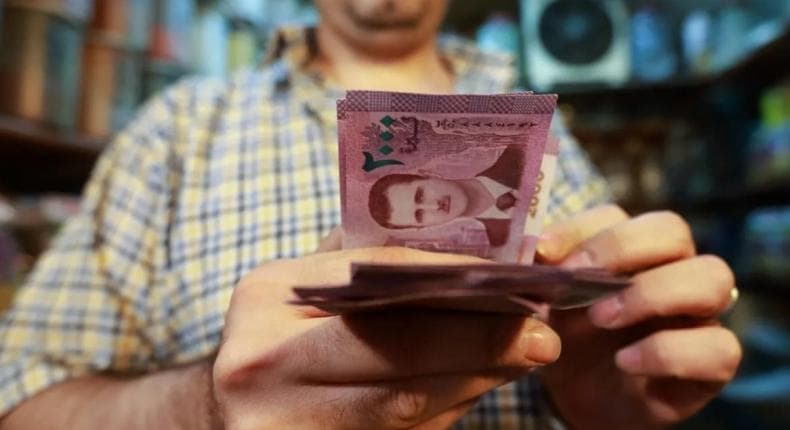 سوريا..دراسة رفع رواتب الموظفين 400%