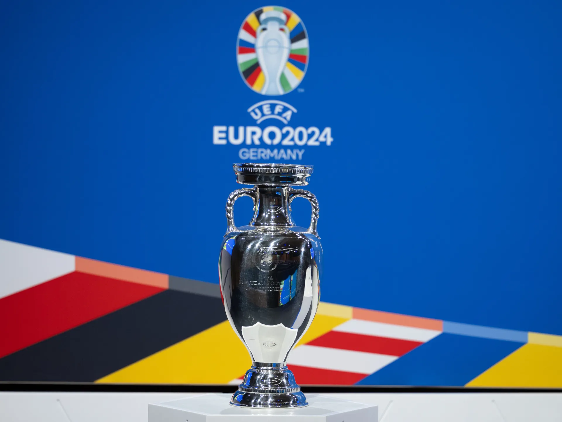 مواجهة نارية في يورو 2024 : انجلترا تطمح بأول لقب واسبانيا تريده للمرة الرابعة