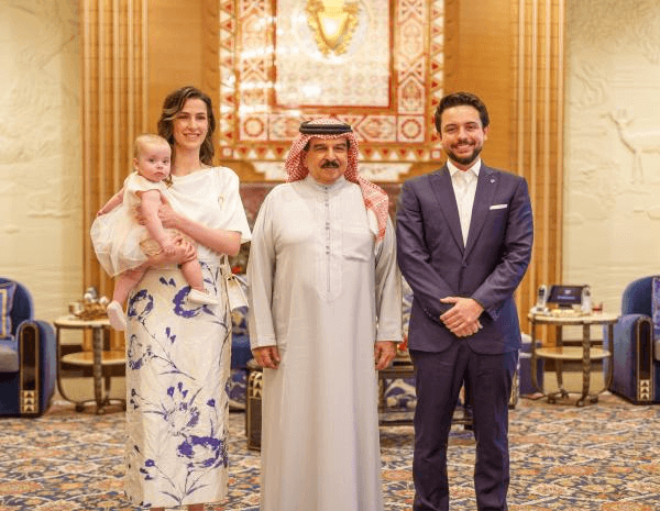 ولي العهد يلتقي ملك البحرين في زيارة خاصة