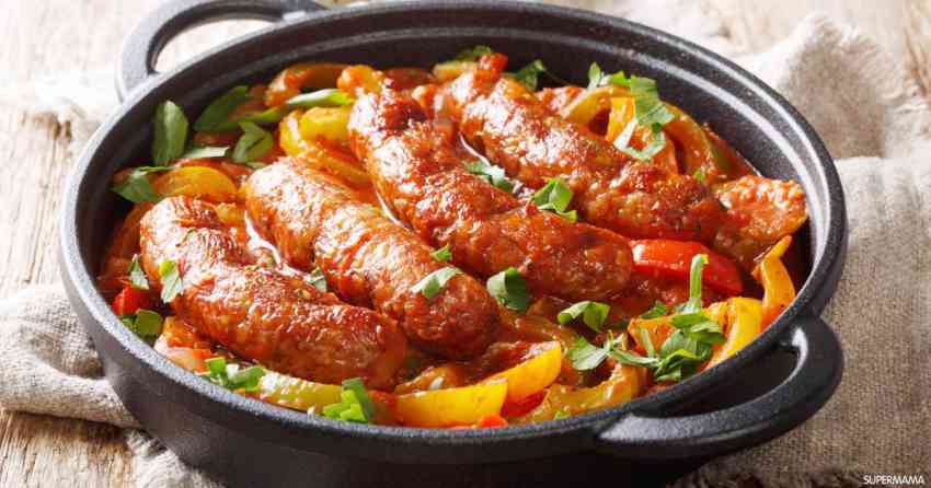 طريقة عمل السجق بالبصل والطماطم