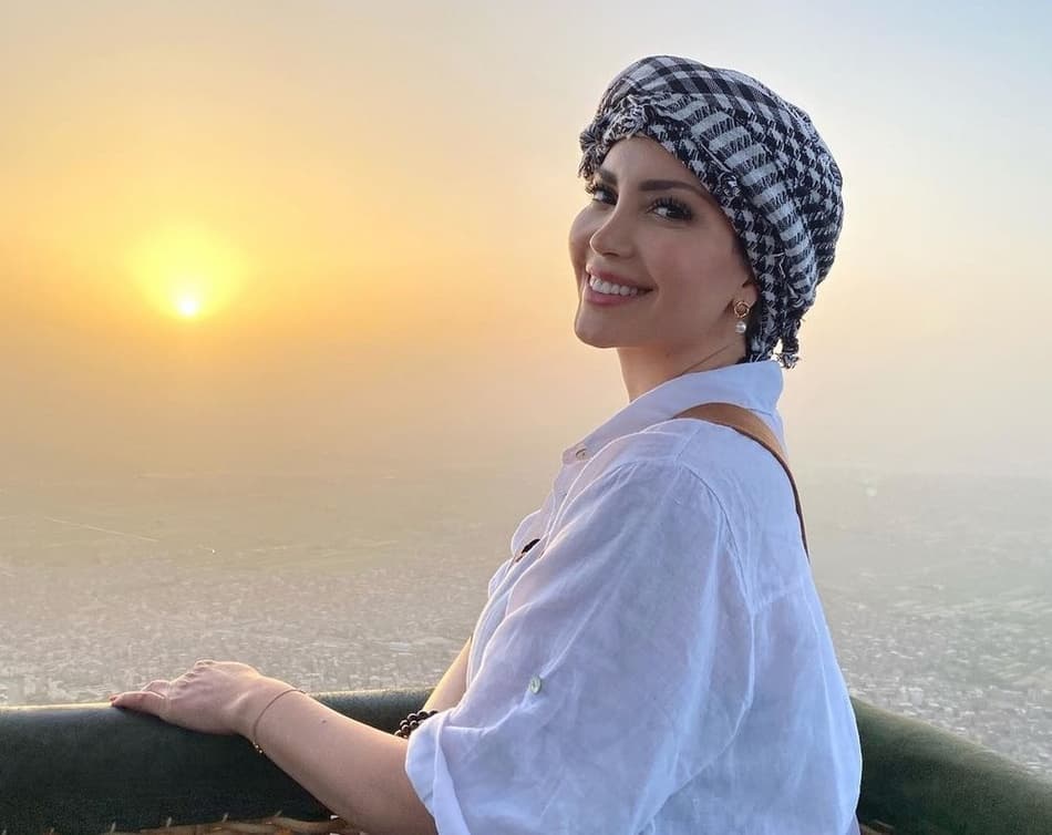 نسرين طافش تحمل علم فلسطين: "بكرة بيخلص هالكابوس"