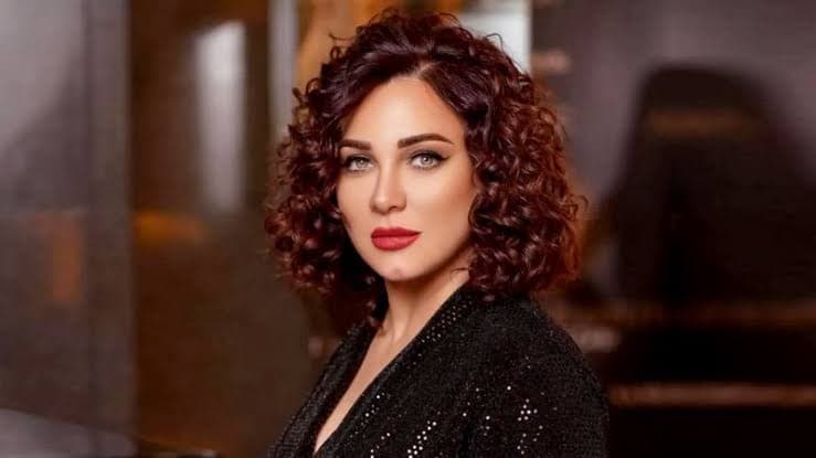 سلاف فواخرجي: سلام لبلاد خلقت للسلام وما رأت السلام يوماً