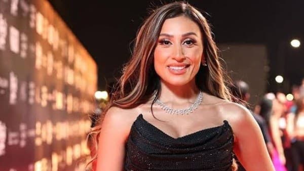 دينا الشربيني: استمتع بكل لحظة.. فلا تعلم متى تنتهي | صورة