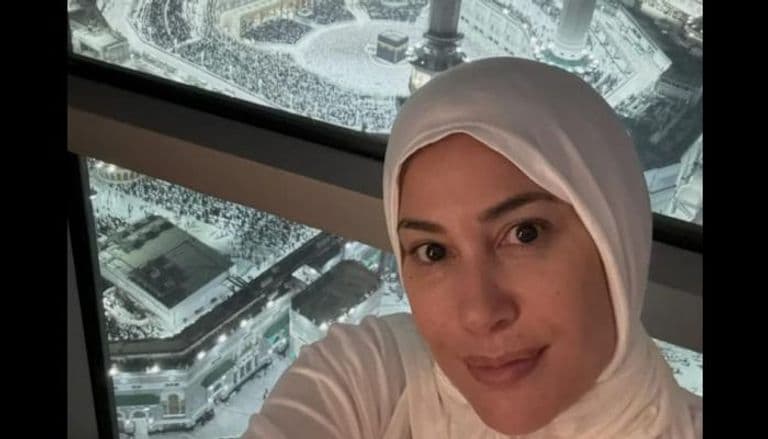 في ليلة عيد ميلادها.. هند صبري تؤدي مناسك العمرة