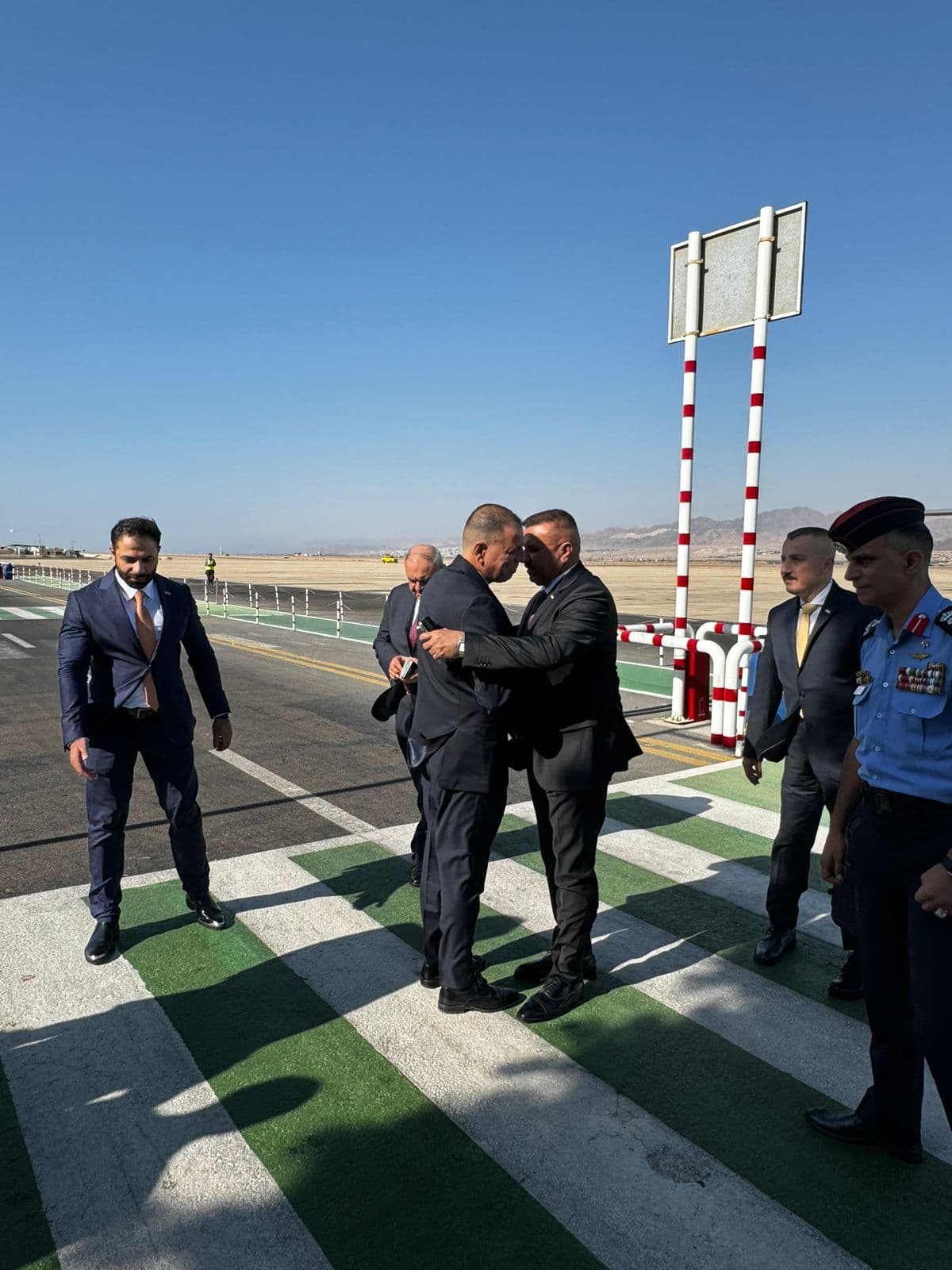 الفراية يستقبل نظيره العراقي في العقبة