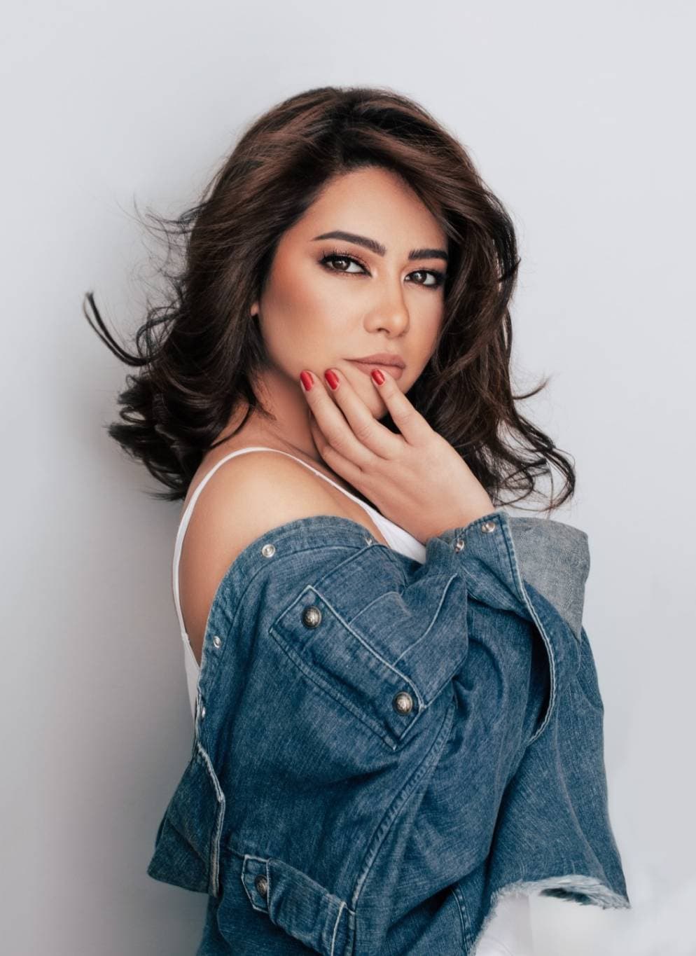 شيرين تروّج لأولى حفلاتها بعد أزماتها