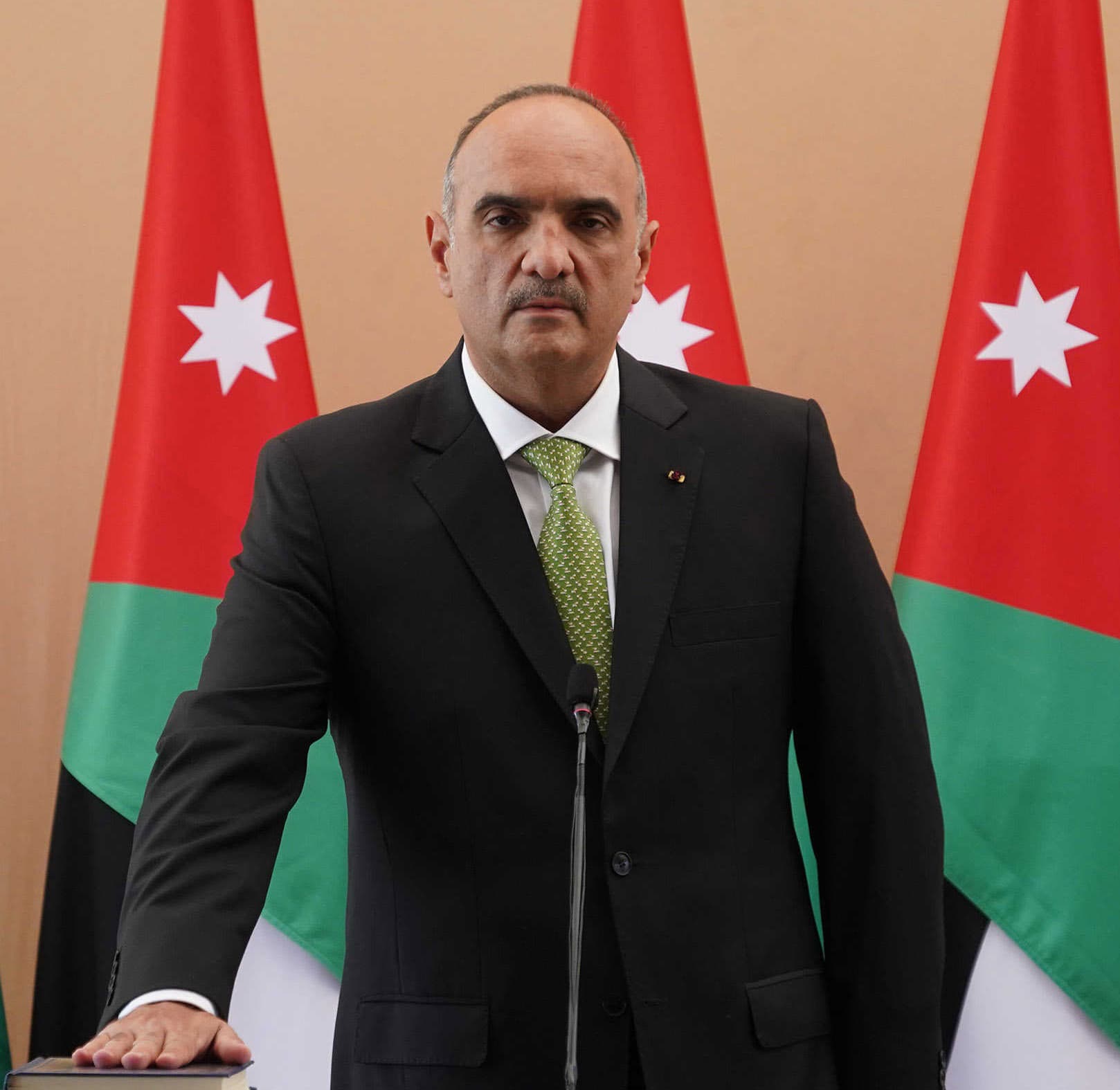 رئيس الوزراء يهنِّئ بالعام الهجري الجديد