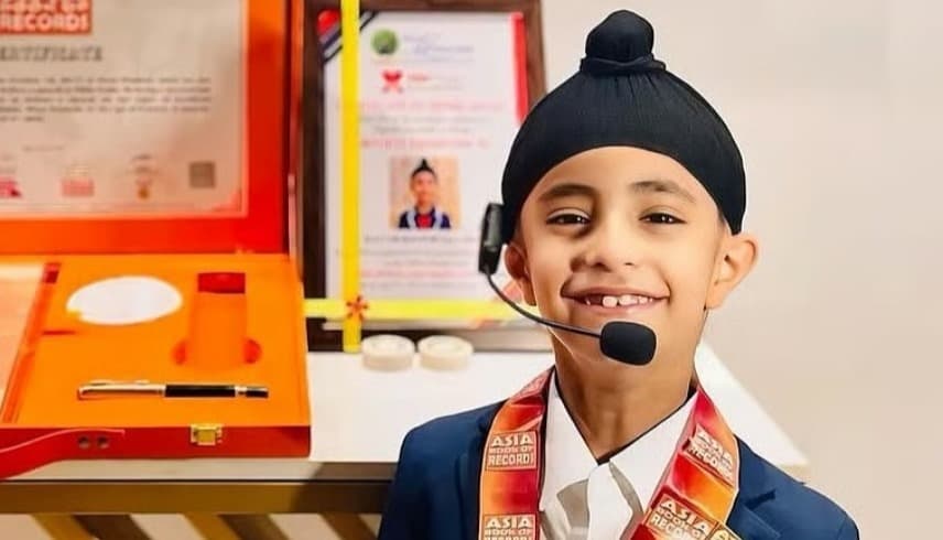 عمره 8 سنوات.. أصغر متحدث رئيسي في قمة الذكاء الاصطناعي يبهر عمالقة التكنولوجيا