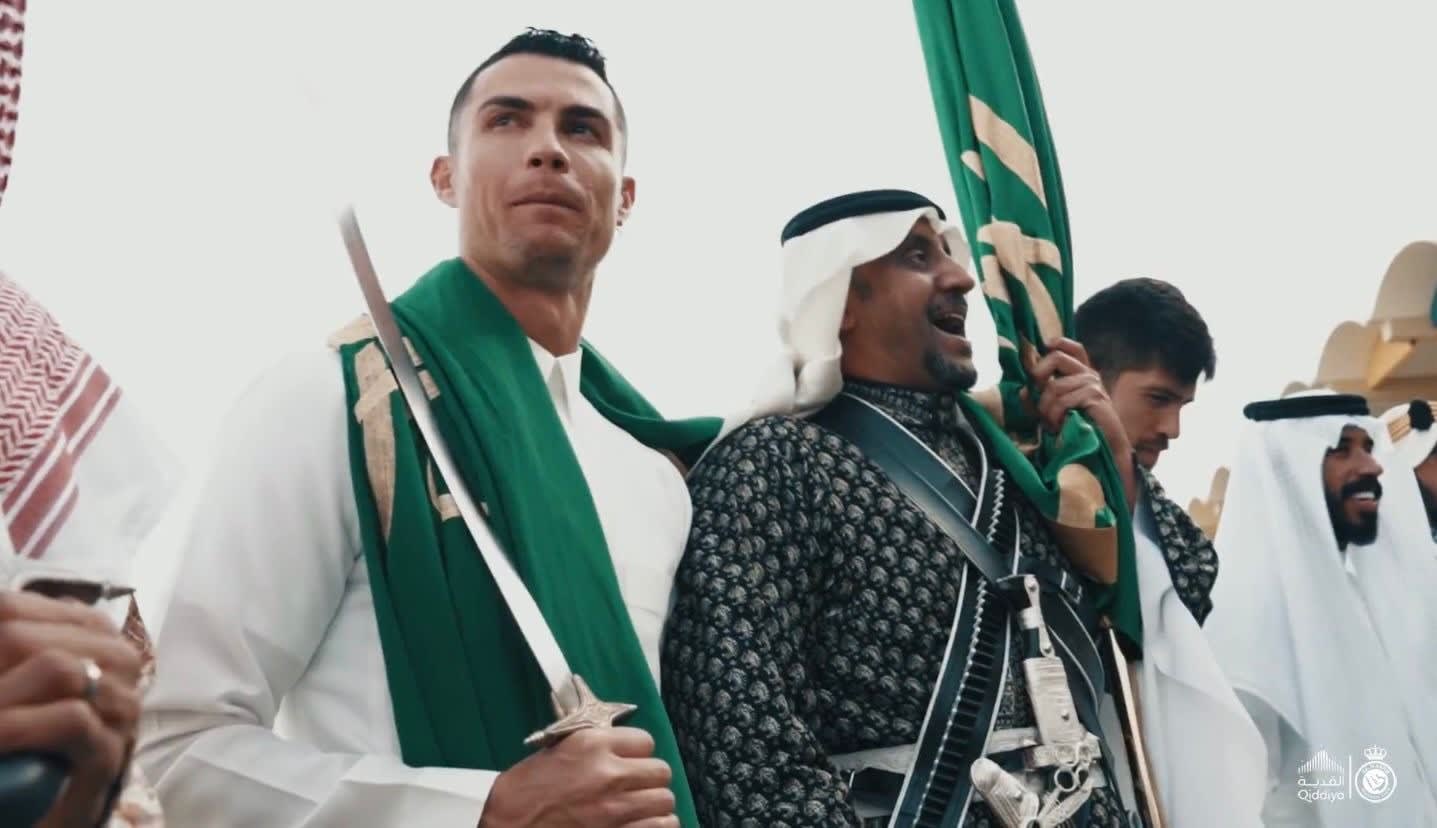 رغم بلوغه سن الأربعين.. عقد جديد لكريستيانو رونالدو مع النصر