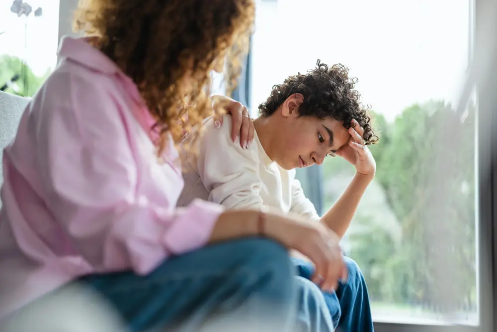 كيف تتعاملين مع المراهق الطائش؟