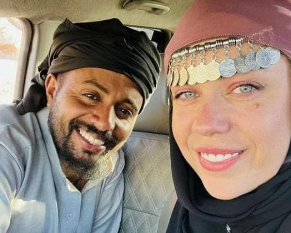 أميركية تترك بلادها للعيش في كهف بالأردن..