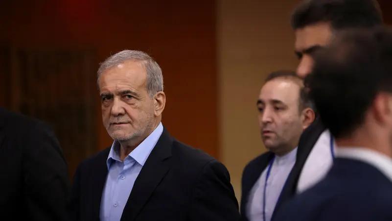 رئيس إيران: نتعامل مع الشرق والغرب بناءً على مصالحنا
