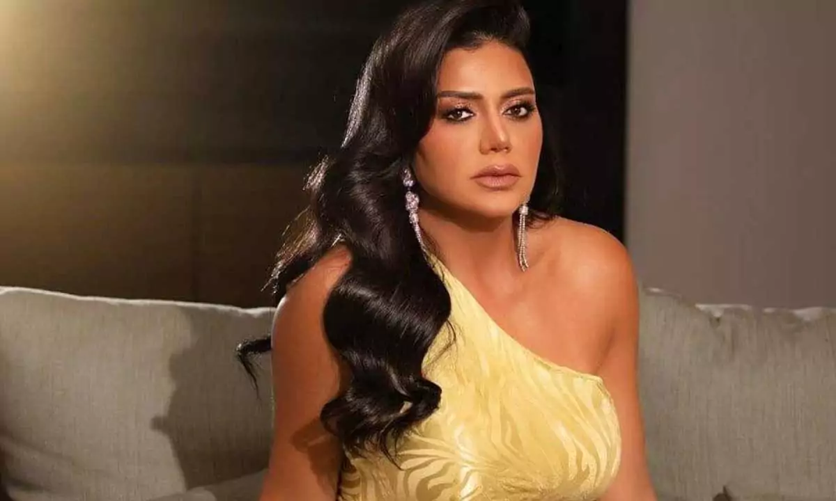 "ليك" لـ رانيا يوسف تحقق 3 ملايين مشاهدة