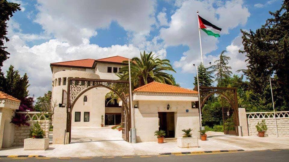 الحكومة تحذر المواطنين بشأن الأجسام التي قد تسقط على الأرض