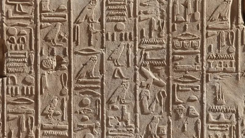 مصر تدشن أول موقع إلكتروني تفاعلي لتعليم اللغة الهيروغليفية