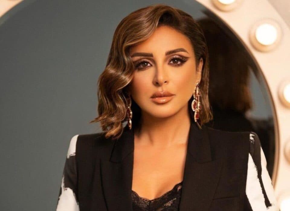 أنغام تكتب التاريخ على مسرح "رويال ألبرت هول"