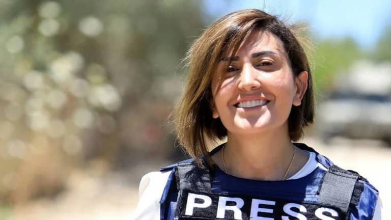 العثور على جثة الصحفية اللبنانية آمال خليل تحت الأنقاض بعد غارة إسرائيلية