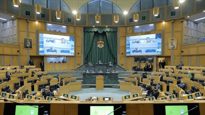 النواب يواصلون مناقشة بيان حكومة حسان لليوم الثاني