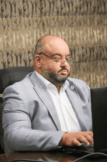 الخشمان لحسان: الإصلاح يبدأ بتقلص رواتبنا ورواتبكم ومخصصات السفر