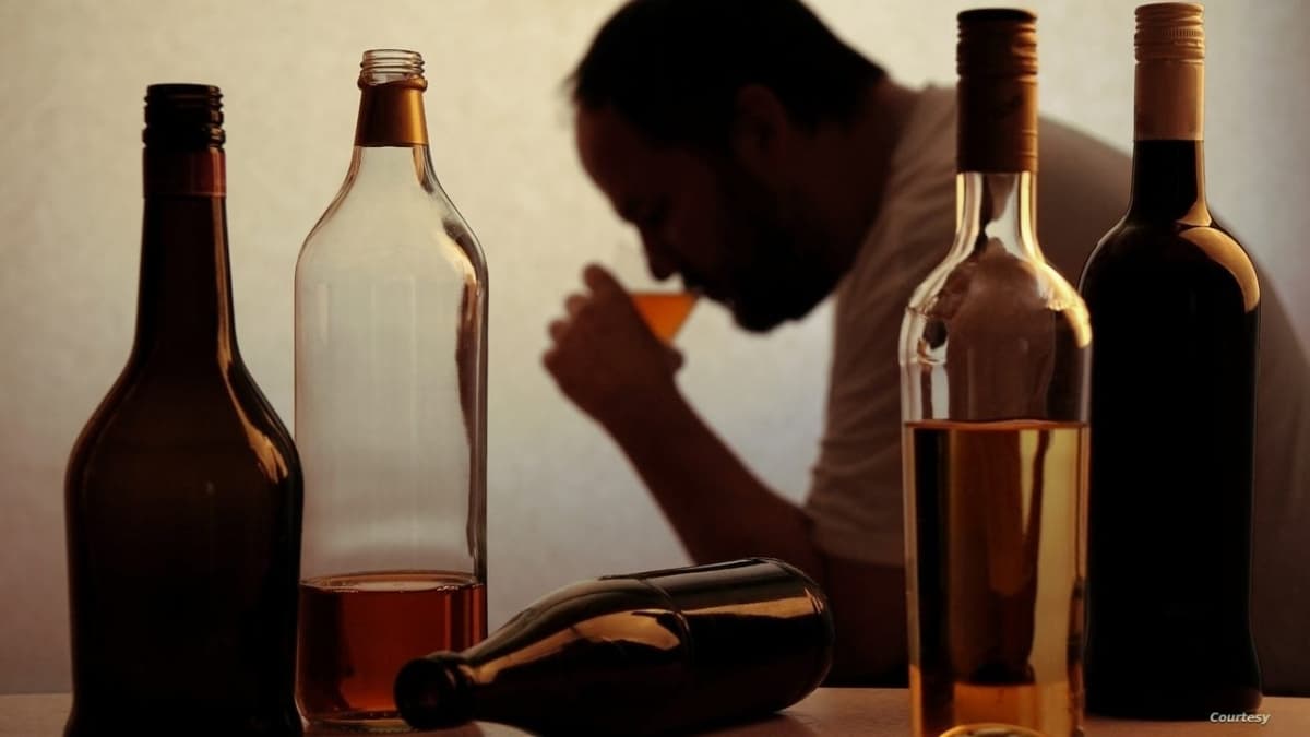 تفاصيل جديدة حول تسمم كحول "الميثانول".. أسعار زهيدة وسمية عالية!