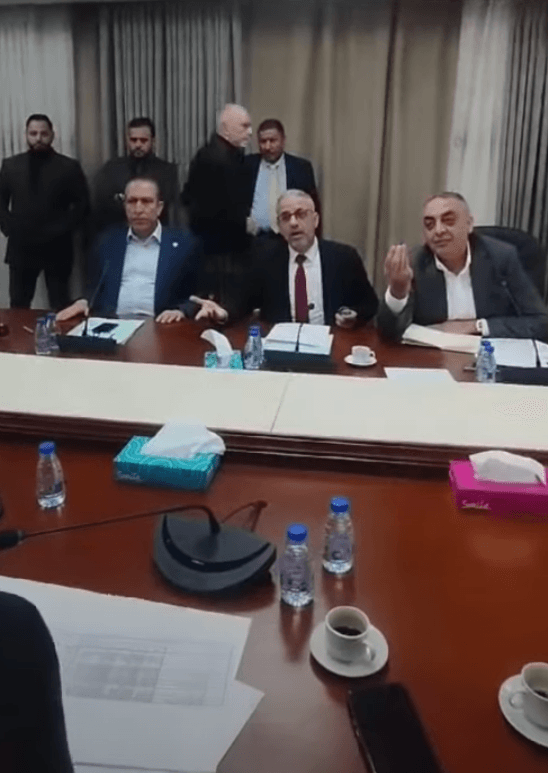 قاضي في المحكمة الدستورية: لا يحق للنواب طرد أي مسؤول من المجلس