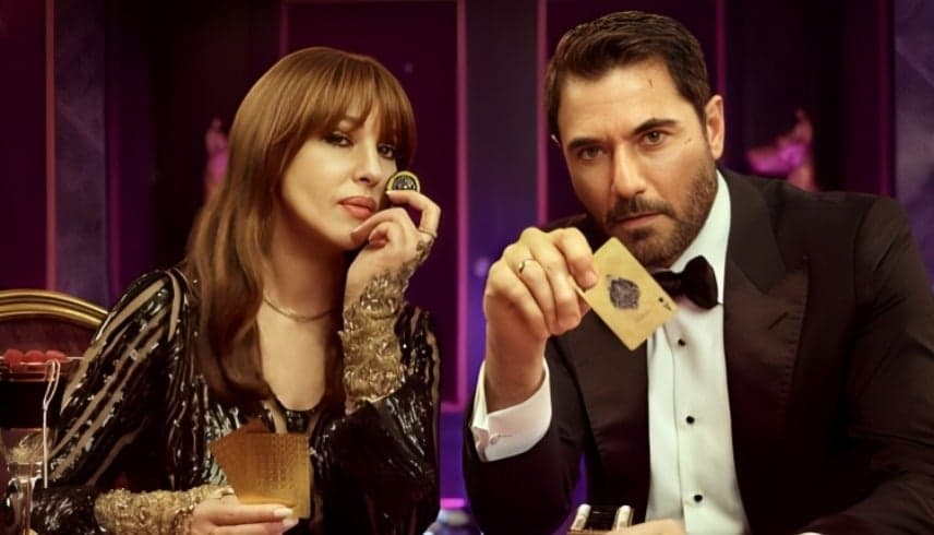 مونيكا بيلوتشي تروّج لفيلم "7dogs" بصورة مع أحمد عز