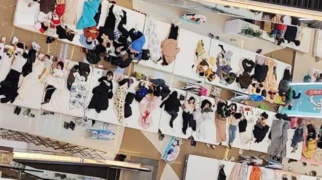 الصين.. رجل يفوز بمسابقة "الاستلقاء على الفراش" بعد النوم 33 ساعة متواصلة