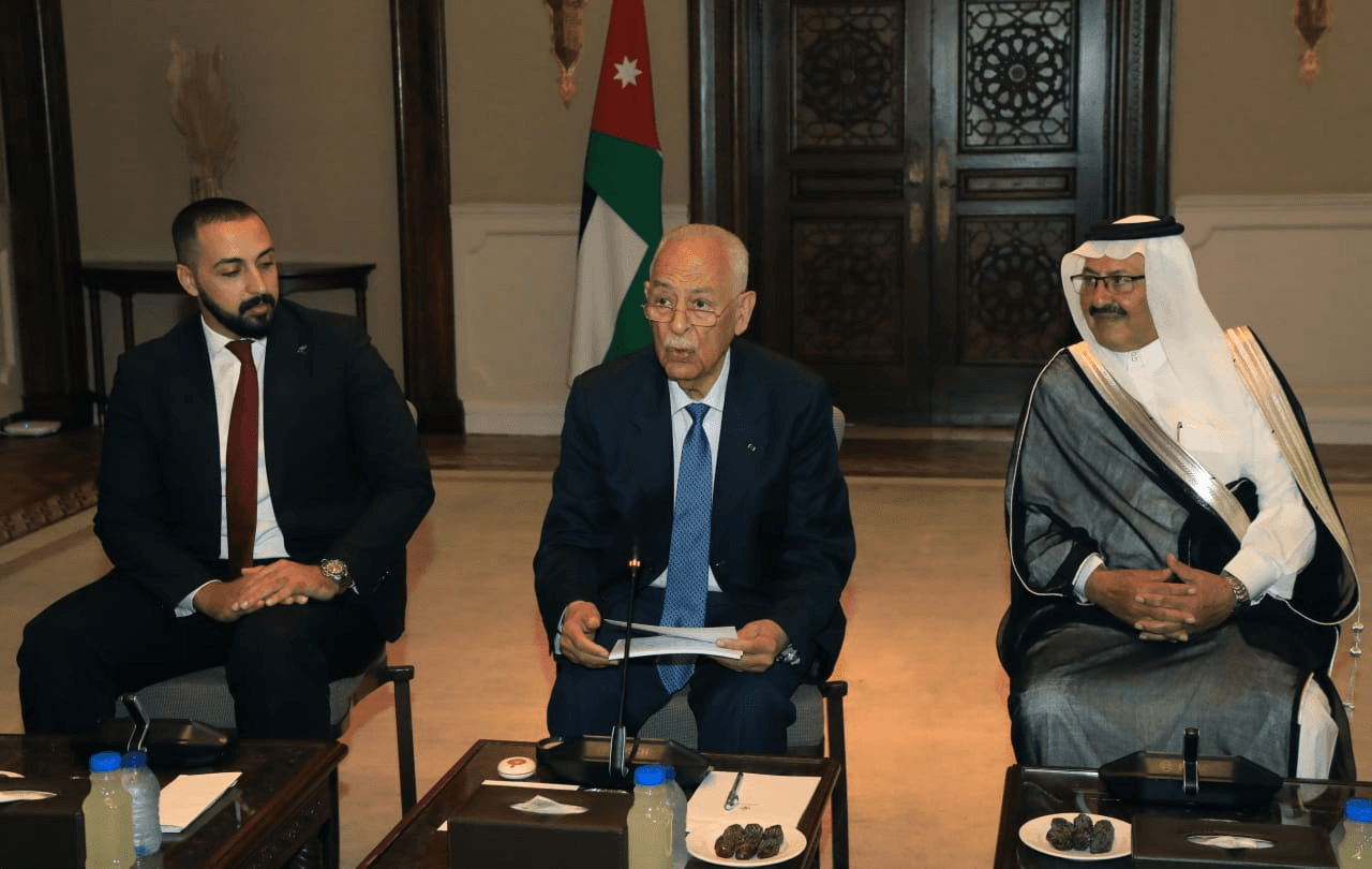 العيسوي يلتقي وفدا شبابيا من محافظة الزرقاء