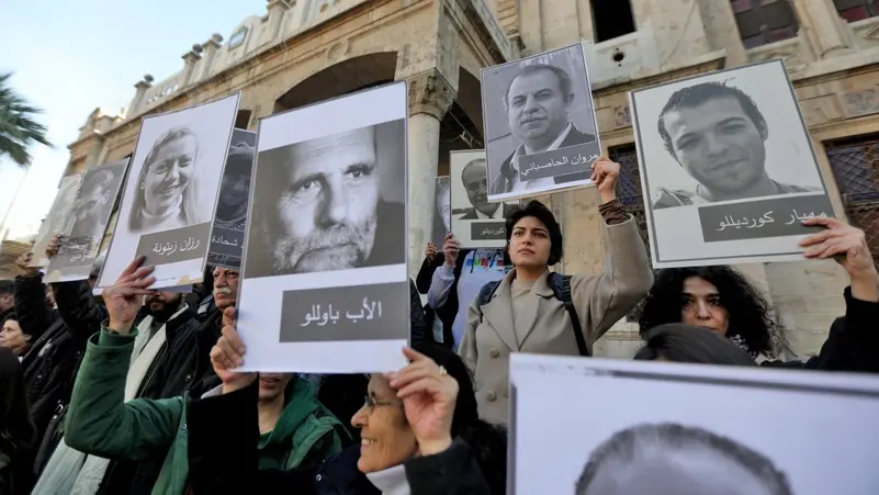 جثث في مكبات القمامة.. هكذا تخلص الأسد من سوريين